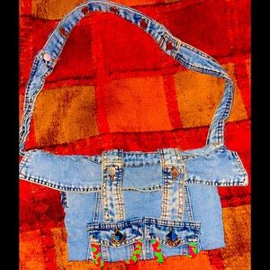 Get your own handmade “Terion” crossbody bag!